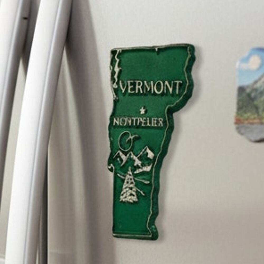Vintage Vermont Montpelier State Map Rubber Ref Magnet Souvenir Green 2.5"